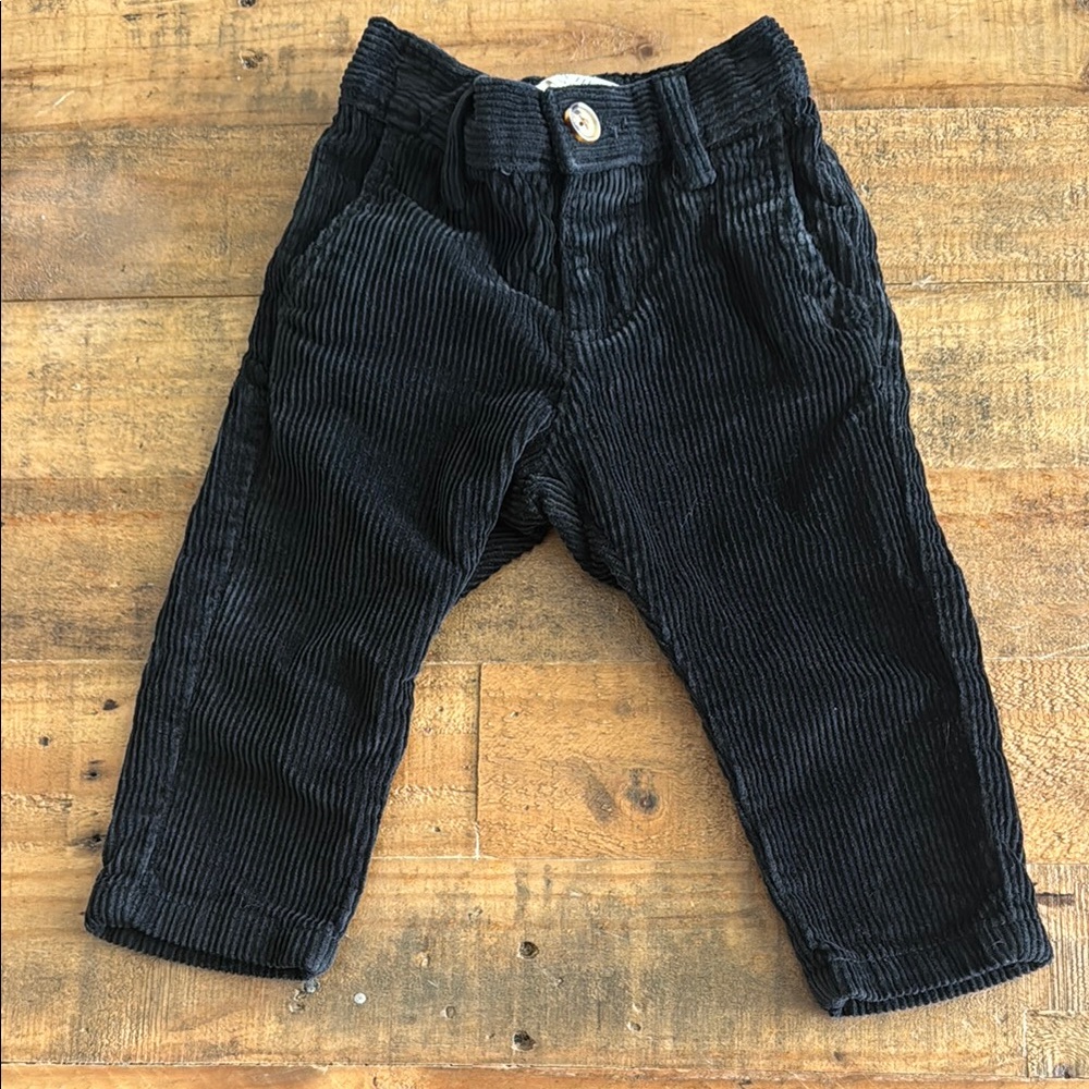 Hope & Henry Black Corduroy Casual Pants with Relaxed Fit